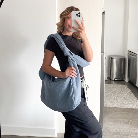 FREE PEOPLE NWT Plush Power Caryall Bag in Blue - Picture 1 of 11